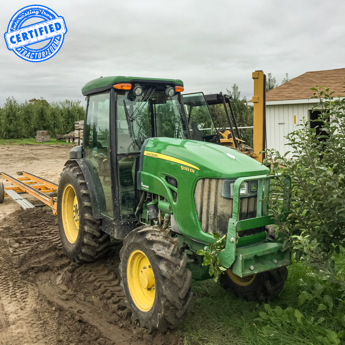 John Deere 5093EN orchard tractor