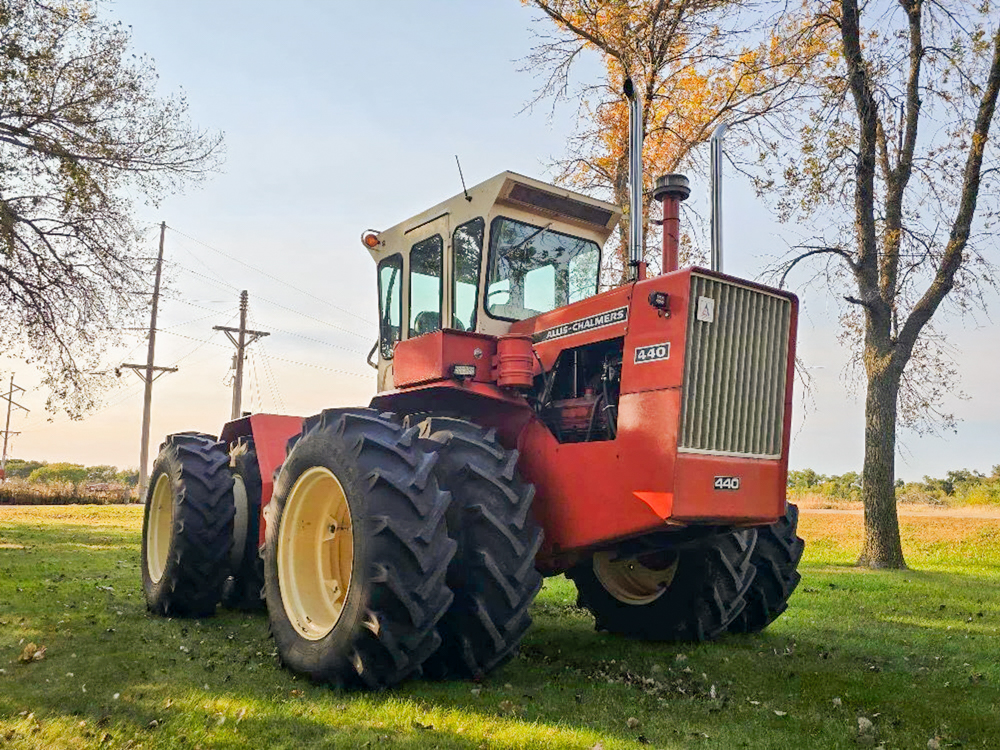 Allis Chalmers 440 at auction