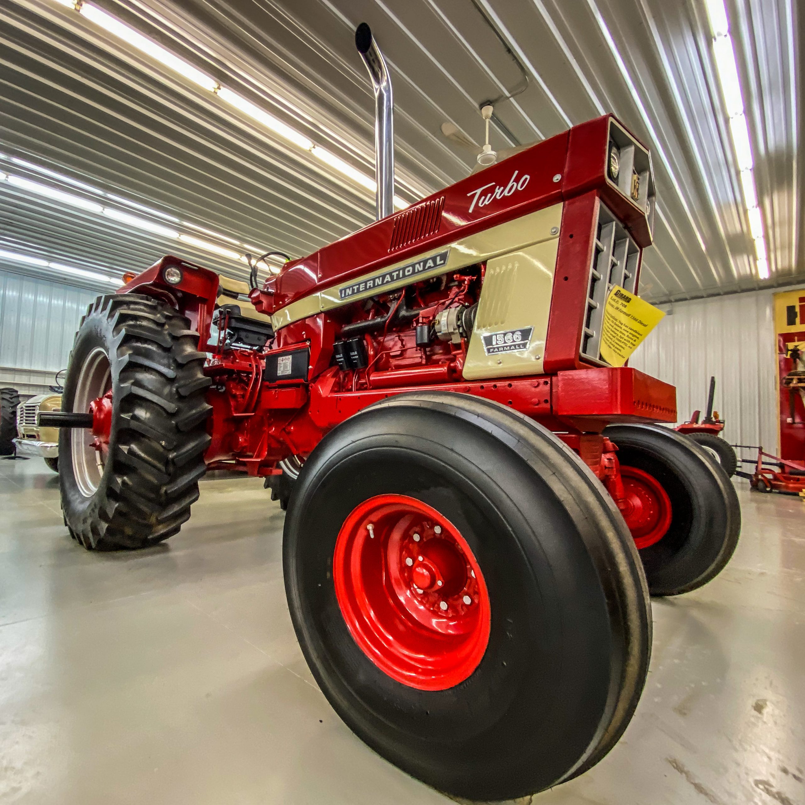 Front 3/4 photo of an IH 1566 from Farmall Land